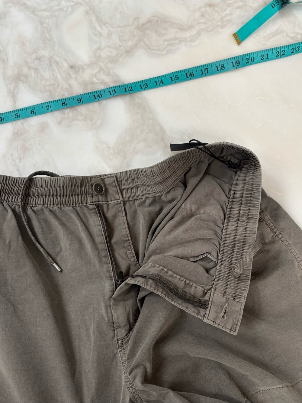 Buck Mason Men’s 6” Deck Short Size XL Washed Olive New - Picture 5 of 8
